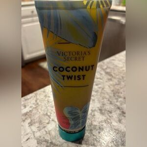 Victoria’s Secret Coconut twist Lotion 8 oz NEW